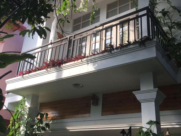 Nathans Holiday Home : photo 1 de la chambre chambre double avec balcon
