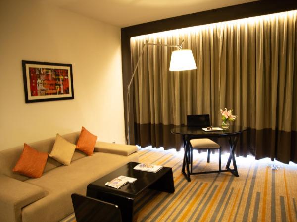 Novotel Kolkata Hotel and Residences : photo 1 de la chambre 1 bedroom apartment with kitchen - enjoy unlimited drinks between 6-8 pm (house brands only), snacks (chef’s special), choice of cocktails/mocktails at an additional cost of inr 1500 + tax per person