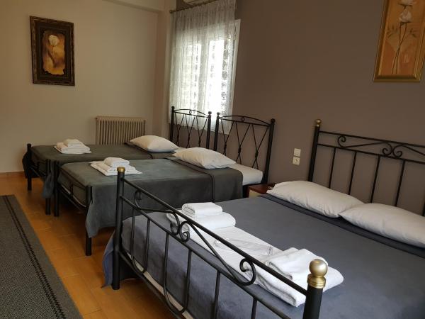 Exarchos Guest House : photo 1 de la chambre chambre triple