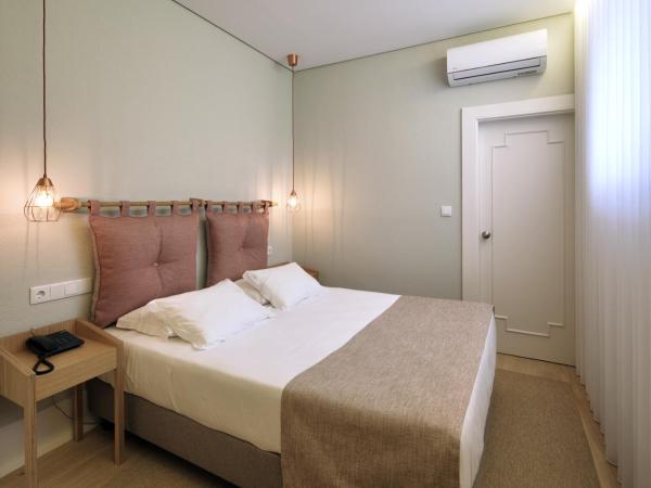 The Rex Hotel : photo 1 de la chambre chambre double confort (semi sous-sol)