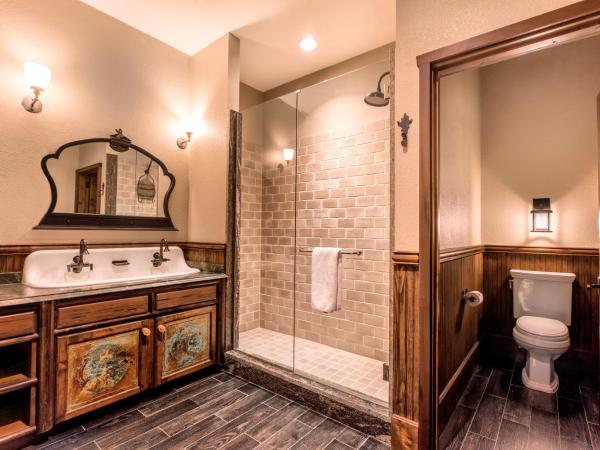 Big Cypress Lodge : photo 5 de la chambre chambre intérieure lit king-size 