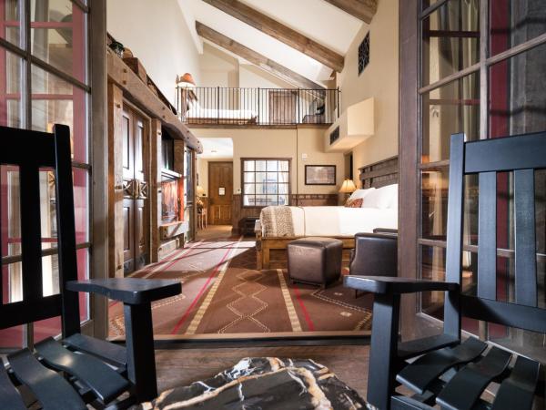 Big Cypress Lodge : photo 8 de la chambre chambre intérieure lit king-size 