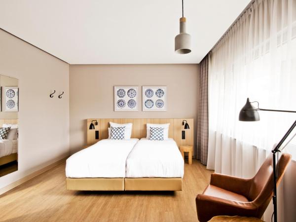 Urban Lodge Hotel : photo 1 de la chambre chambre lits jumeaux pour personnes à mobilité réduite