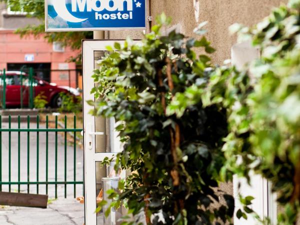 Moon Hostel Kraków : photo 10 de la chambre chambre double avec salle de bains