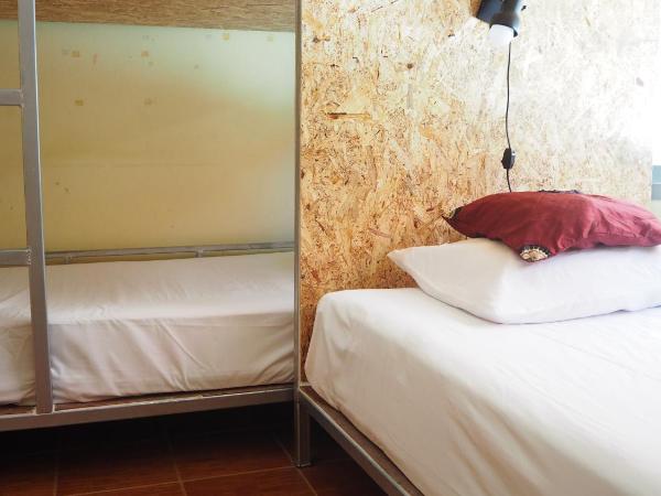 Chaokoh Phi Phi Hostel : photo 5 de la chambre lit dans dortoir mixte de 4 lits