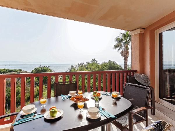 Résidence Pierre & Vacances La Pinède : photo 3 de la chambre appartement 1 chambre avec terrasse ou balcon (4 personnes) - vue sur mer