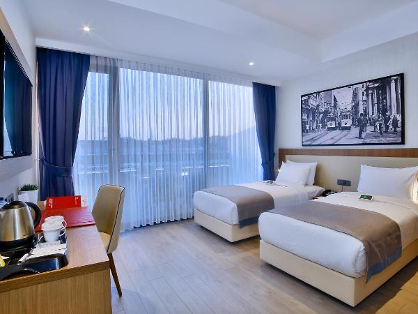 Ramada by Wyndham Istanbul Old City : photo 2 de la chambre chambre lits jumeaux exécutive avec terrasse - non-fumeurs