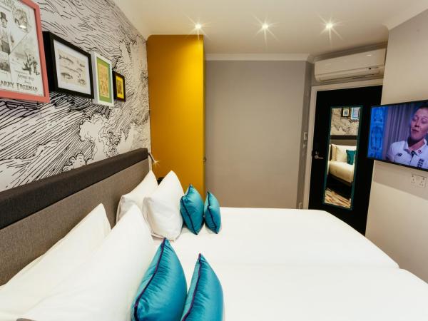 Oliver Plaza Hotel : photo 2 de la chambre chambre lits jumeaux