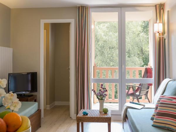 Résidence Pierre & Vacances Les Jardins de la Côte d'Opale : photo 3 de la chambre appartement 1 chambre avec coin nuit dans alcôve et terrasse ou balcon (6 personnes)