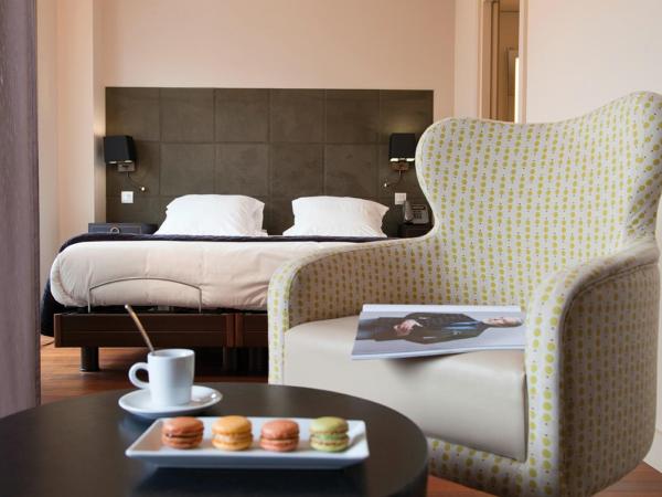 Nehô Suites Cannes Croisette : photo 5 de la chambre suite nuptiale avec terrasse