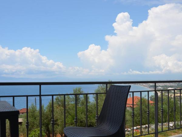 Verga's Apartments : photo 1 de la chambre chambre double deluxe - vue sur mer