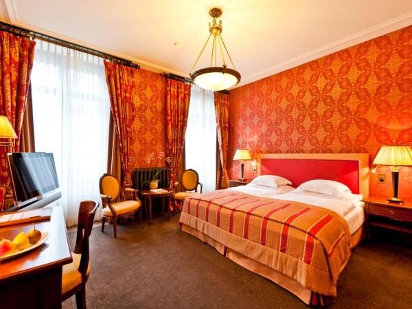 Grand Hotel LES TROIS ROIS : photo 1 de la chambre chambre king city