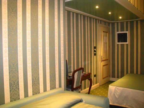 Hotel Belle Epoque : photo 7 de la chambre chambre double supérieure