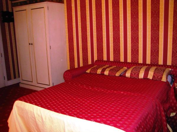 Hotel Belle Epoque : photo 2 de la chambre chambre quadruple