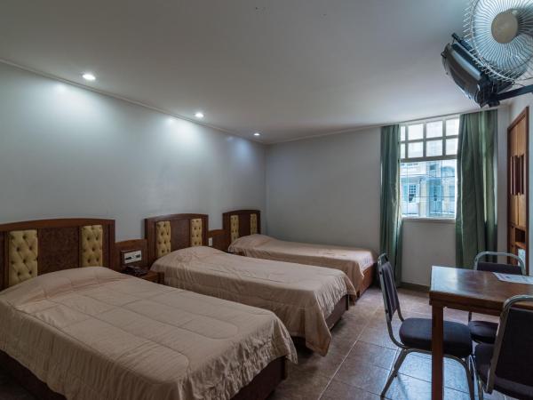 Hotel Joamar : photo 2 de la chambre chambre triple avec ventilateur