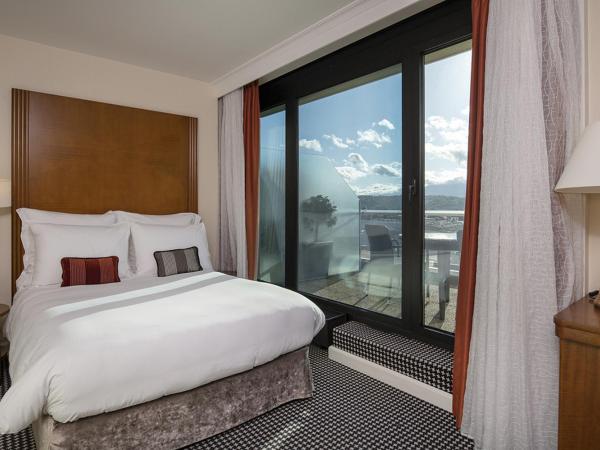 Warwick Geneva : photo 5 de la chambre chambre penthouse avec terrasse