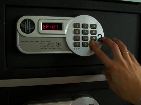 Auberge Internationale des Jeunes : photo 3 de la chambre lit dans dortoir mixte de 3 lits avec salle de bains commune