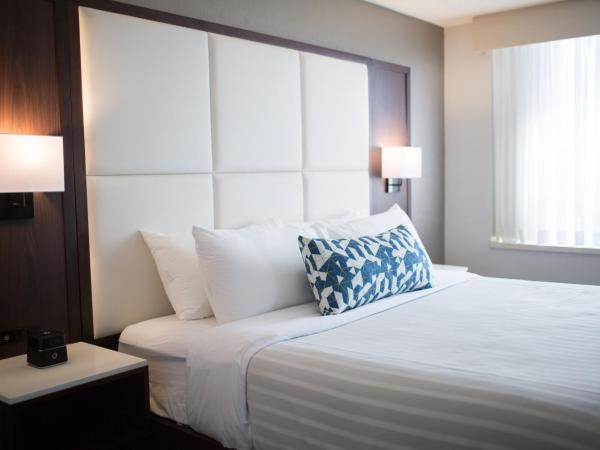 The Park Hotel London : photo 4 de la chambre suite lifestyle avec lit king-size et canapé-lit