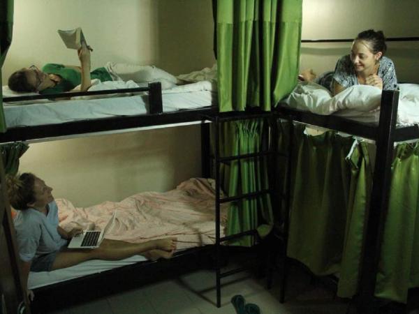 Birdnest Guesthouse, Gaia Rooftop Cafe : photo 2 de la chambre lit dans dortoir pour hommes de 4 lits