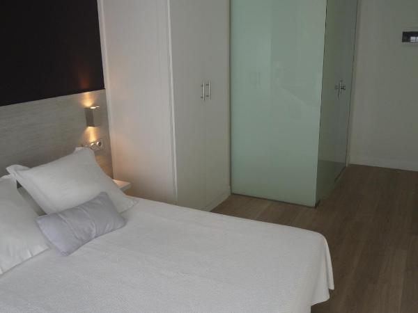 Pension Ondarra Autocheck-In : photo 1 de la chambre chambre double - pas de service de ménage quotidien