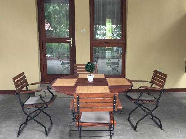 Balaton Kinizsi Apartman : photo 4 de la chambre studio avec terrasse