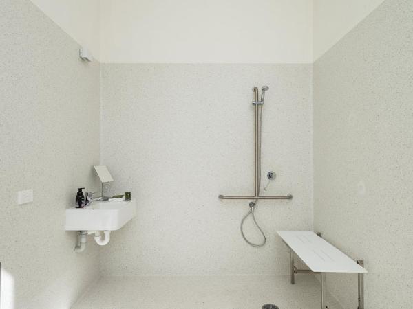 The Florance : photo 5 de la chambre chambre lits jumeaux pour personnes à mobilité réduite