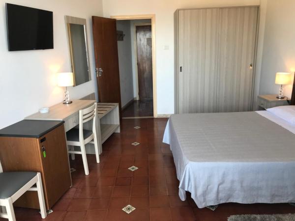Hotel Mediterranée : photo 3 de la chambre chambre double ou lits jumeaux avec balcon - vue sur mer