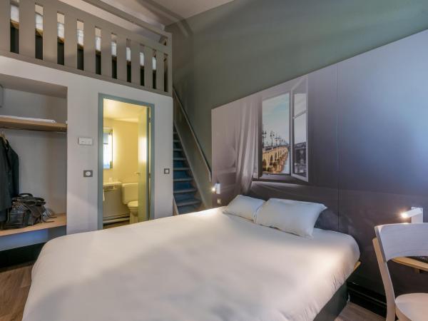 B&B HOTEL Montauban : photo 1 de la chambre chambre familiale standard