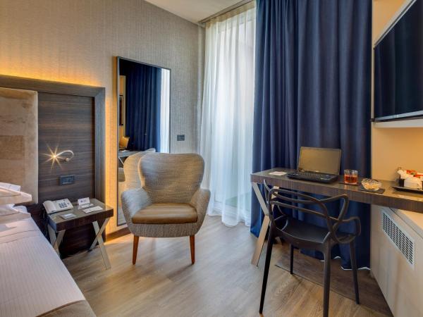 Best Western Plus Hotel Farnese : photo 7 de la chambre chambre lits jumeaux supérieure avec balcon