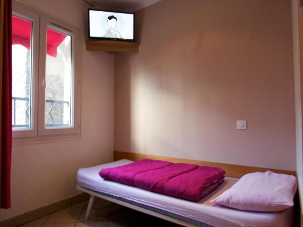 Bastille Hostel : photo 2 de la chambre chambre simple avec salle de bains commune