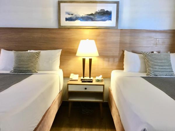 Downtown San Diego Lodge : photo 6 de la chambre chambre avec 2 grands lits queen-size
