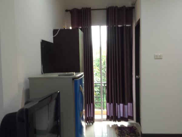 Chom Chan Guesthouse & Hostel : photo 7 de la chambre chambre lit queen-size avec balcon