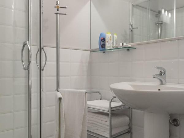 palazzo pantaleo : photo 2 de la chambre chambre triple avec balcon