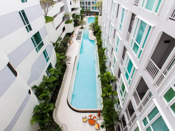 Phuket Town 1 Bedroom Condo Luxury Facilities, The Base Downtown : photo 4 de la chambre appartement - vue sur piscine 