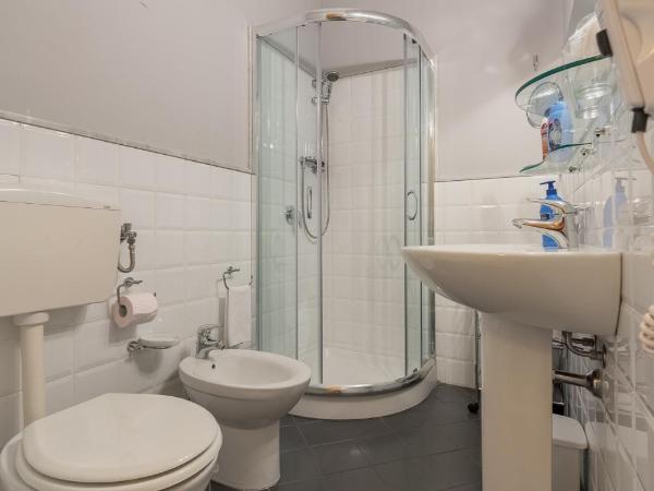 palazzo pantaleo : photo 1 de la chambre chambre familiale avec balcon