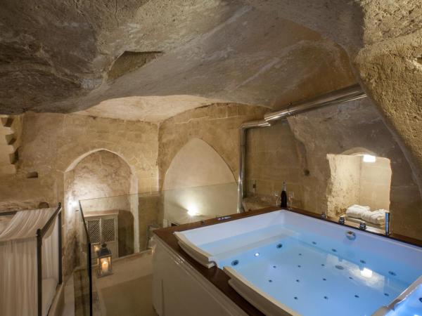 L'Hotel In Pietra : photo 2 de la chambre suite avec jacuzzi et terrasse