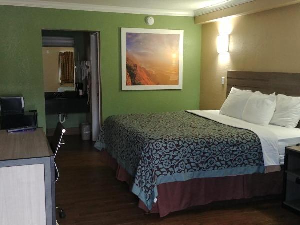 Days Inn by Wyndham Houston East : photo 2 de la chambre chambre lit king-size - non-fumeurs