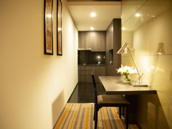 Novotel Kolkata Hotel and Residences : photo 1 de la chambre studio avec kitchenette et connexion wi-fi premium, 15 % de remise sur nourriture et boissons sans alcool