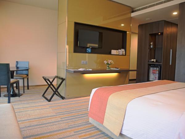 Novotel Kolkata Hotel and Residences : photo 2 de la chambre studio avec kitchenette et connexion wi-fi premium, 15 % de remise sur nourriture et boissons sans alcool
