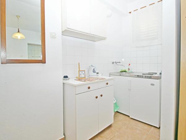 Rooms and Apartments Porto del Mar B & B : photo 9 de la chambre studio avec balcon