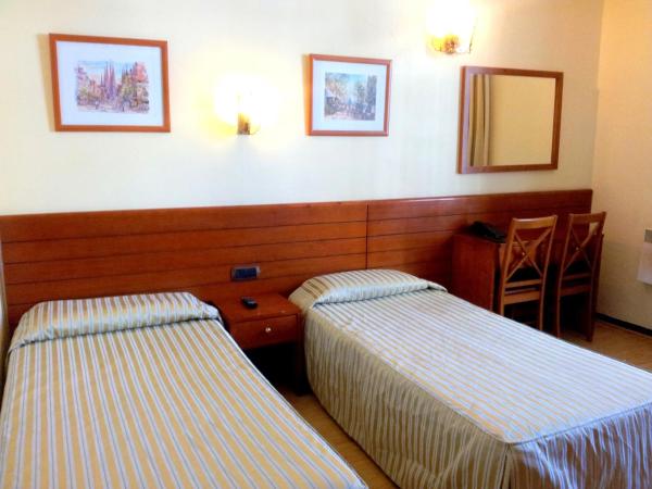 Hotel Toledano Ramblas : photo 2 de la chambre chambre lits jumeaux