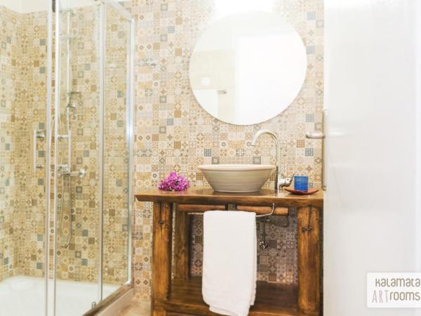 Kalamata Art Rooms : photo 4 de la chambre chambre quadruple premium