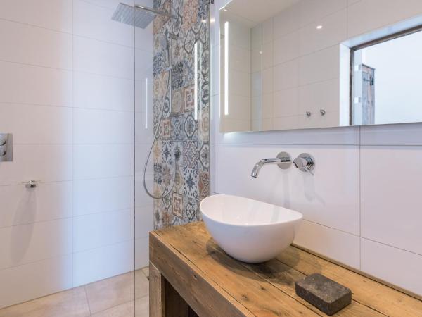 Boutique Hotel ZIES : photo 6 de la chambre petite chambre double avec balcon