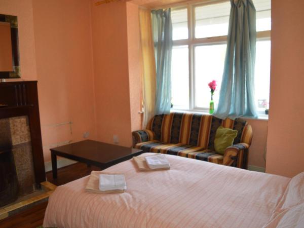 Library View Villa Holiday Home : photo 3 de la chambre chambre double standard avec salle de bains commune