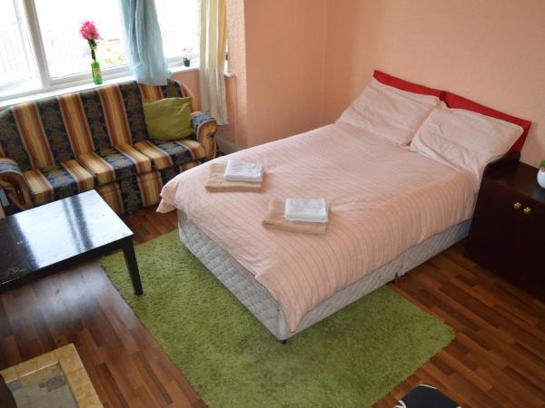 Library View Villa Holiday Home : photo 4 de la chambre chambre double standard avec salle de bains commune