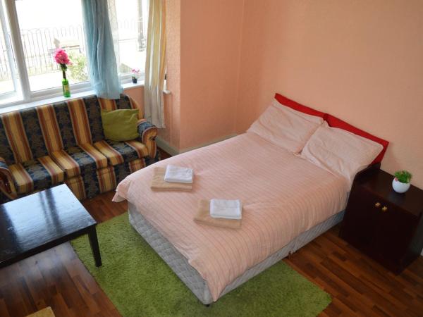 Library View Villa Holiday Home : photo 5 de la chambre chambre double standard avec salle de bains commune