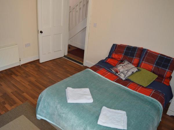 Library View Villa Holiday Home : photo 3 de la chambre chambre double standard avec salle de bains commune