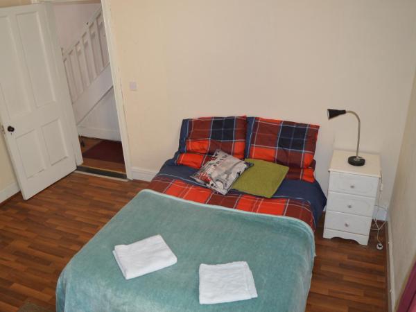 Library View Villa Holiday Home : photo 4 de la chambre chambre double standard avec salle de bains commune