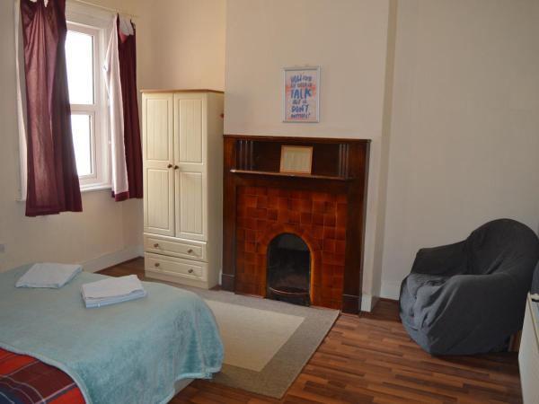 Library View Villa Holiday Home : photo 7 de la chambre chambre double standard avec salle de bains commune