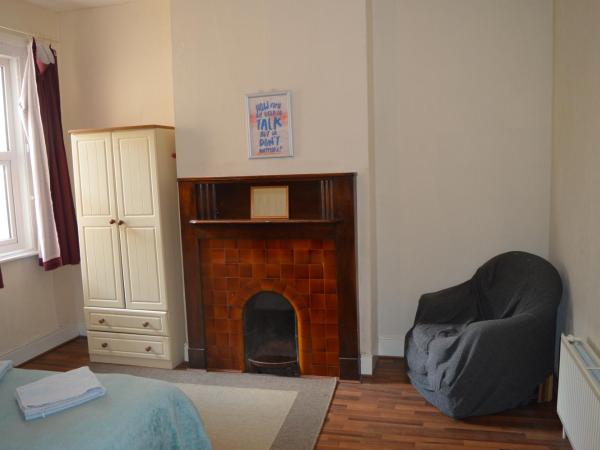 Library View Villa Holiday Home : photo 8 de la chambre chambre double standard avec salle de bains commune